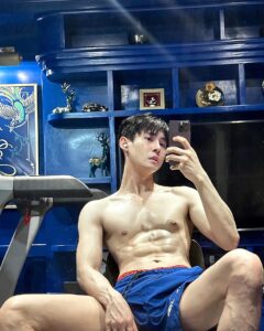 ดิว ธีรภัทร